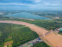 擴(kuò)建中的黃河大橋