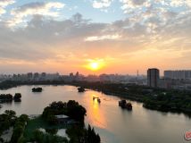 昨日（8月16日）大明湖醉美夕陽